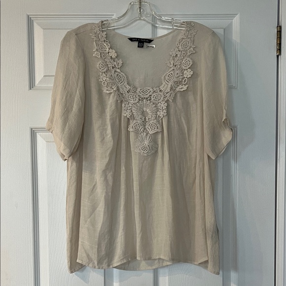 Zac & Rachel Tops - Zac & Rachel Cream Floral Embroidered Blouse